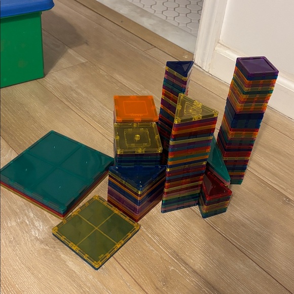 Colorful Magnetic Building Tiles approximately 200 piece - Picture 3 of 4